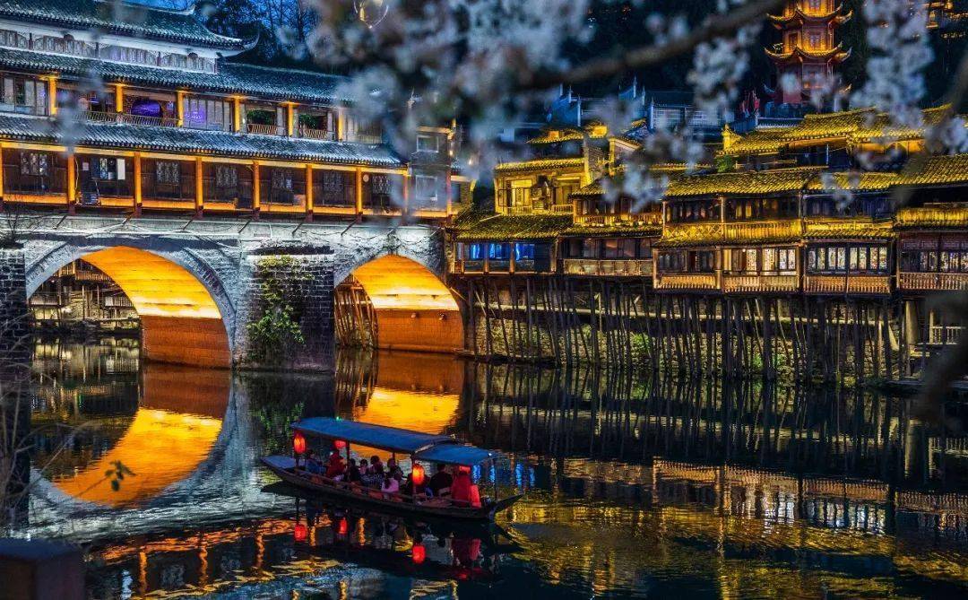 湘江之畔美食寻踪,湖南风味探秘之旅