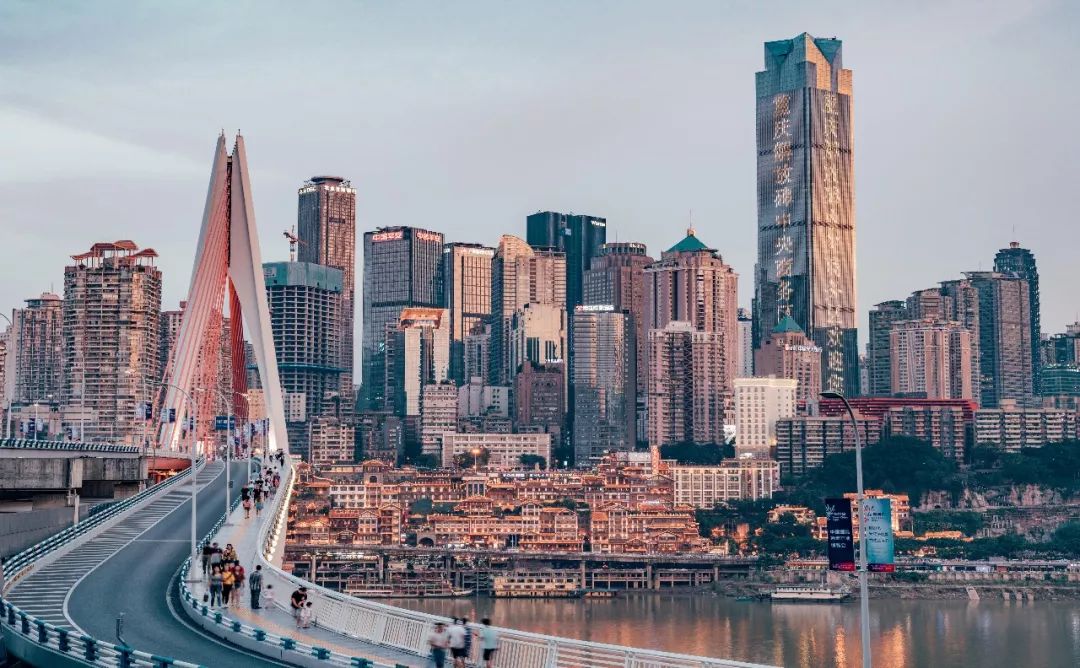 山城明珠，重庆的散文描绘