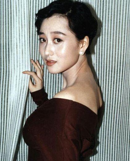 香港之声，播音稿中的港岛风情